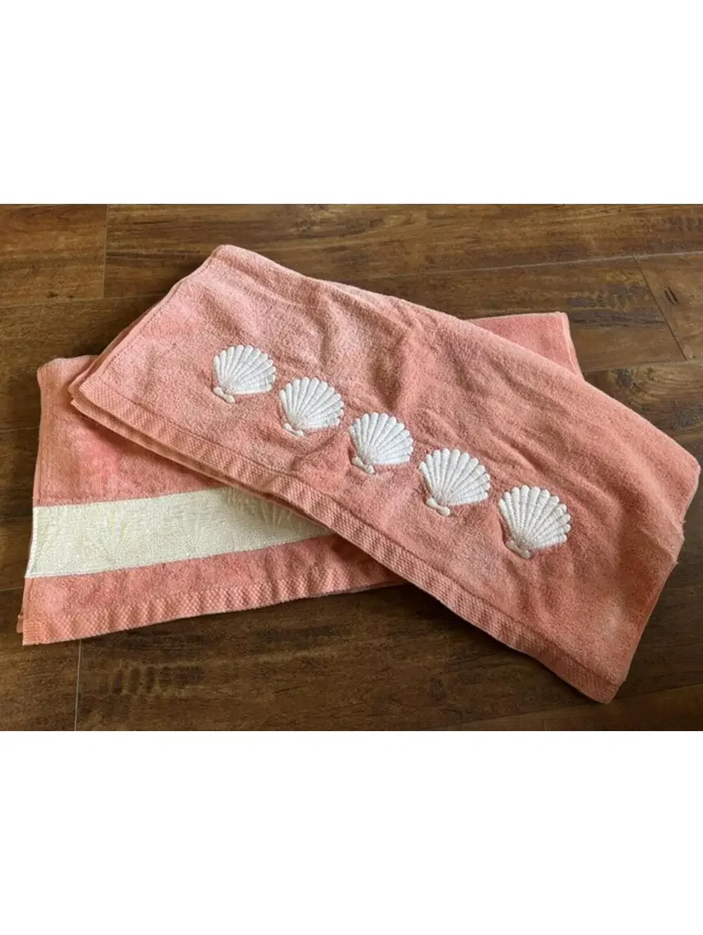 Set of 2 Bath Towels & 2 Hand Towels Coral Pink with White Seashell Embroidery